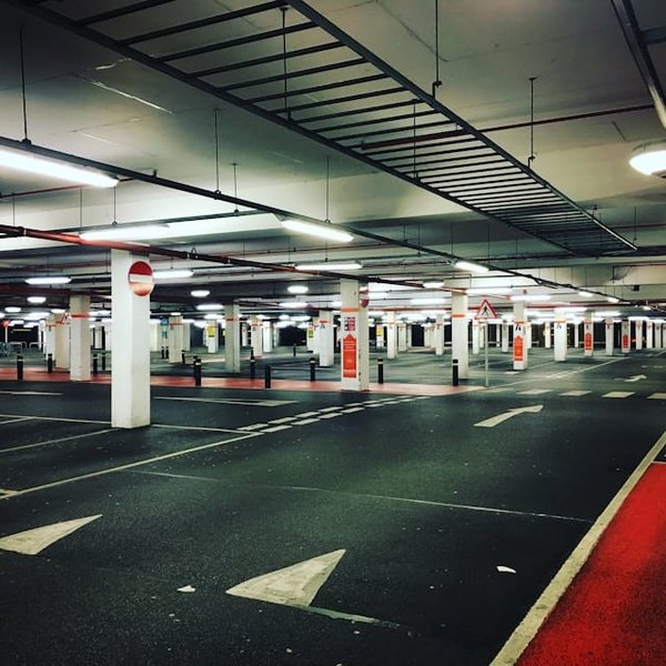 les avantages de l'investissement dans les parkings et garages
